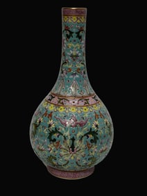 A Exquisite Famille-Rose Green Ground Lotus Flower Pattern Vase