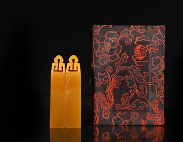 A pair of Exquisite Shoushan Tianhuang Stone Seal