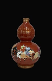 A Exquisite Coral Red Painted Gold Figures Pattern Gourd-Shaped Vase