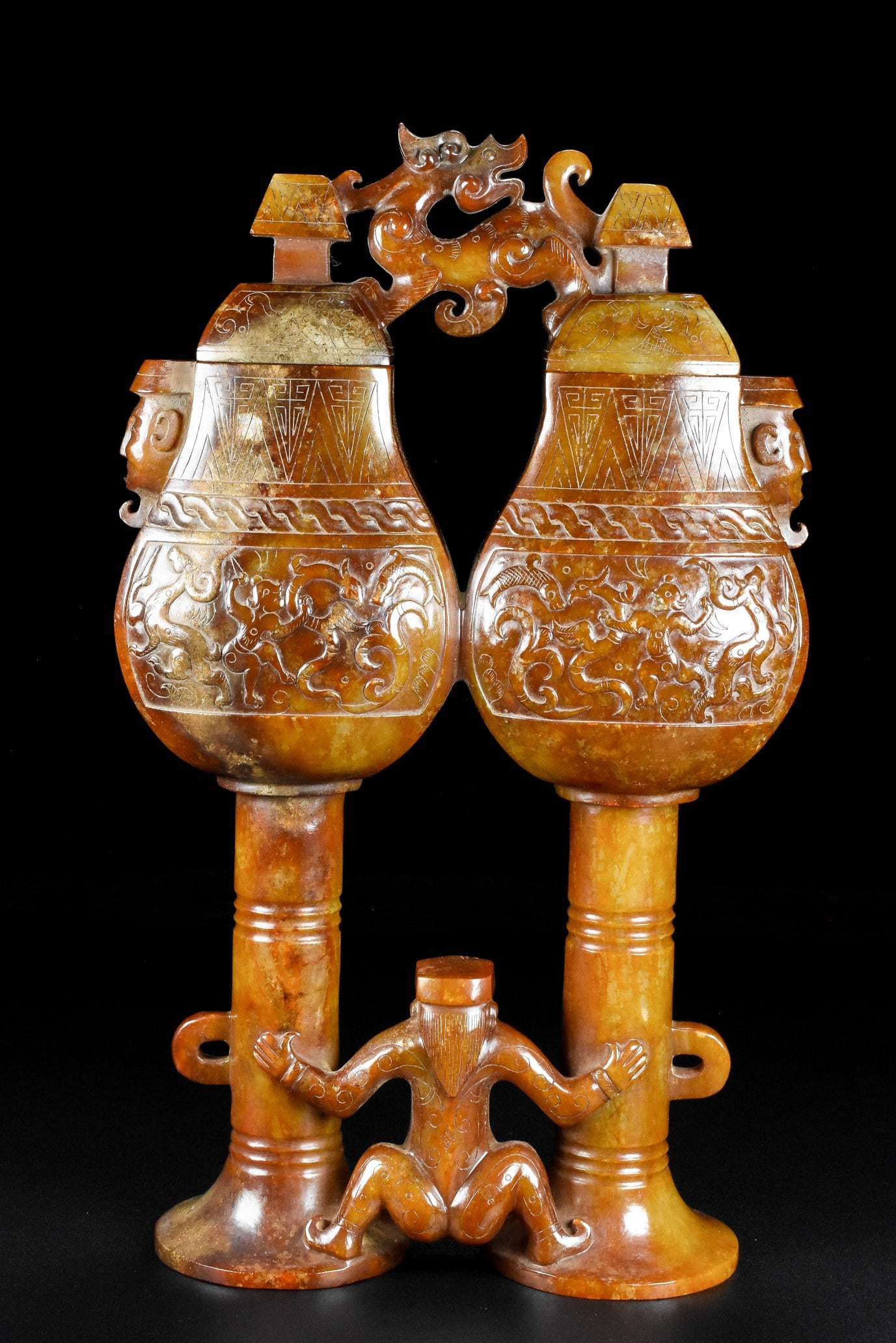 A Exquisite Hetian Jade Human Pattern Vase (1 of 9)