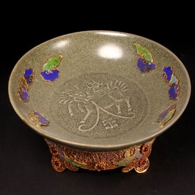 A Exquisite Cloisonne Inlaid Porcelain Plate