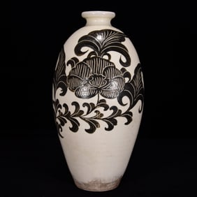 A Rare Cizhou yao Flower Pattern Vase