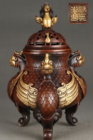 A Exquisite Gilt Bronze Phoenix-Ears Censer