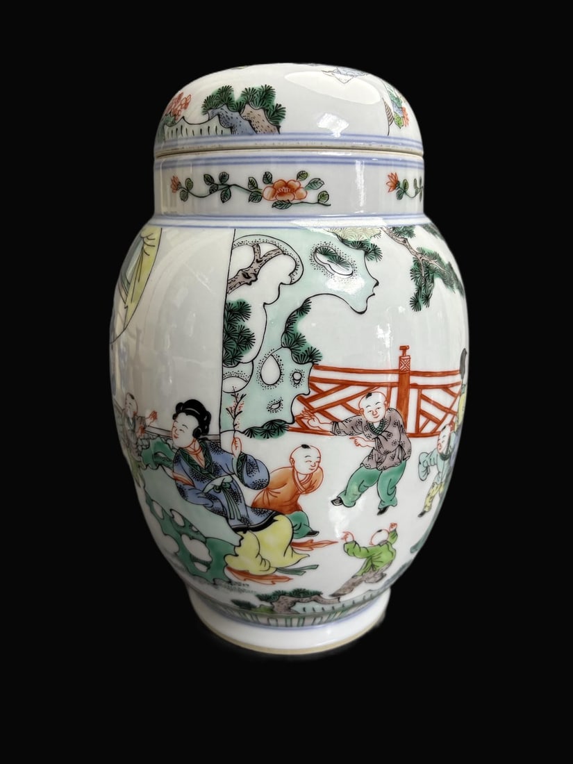 A Exquisite Wucai Figures Pattern Jar - 2