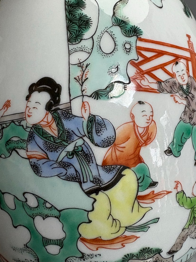 A Exquisite Wucai Figures Pattern Jar - 9