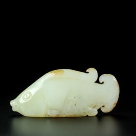 A Exquisite Hetian Jade Fish Ornament