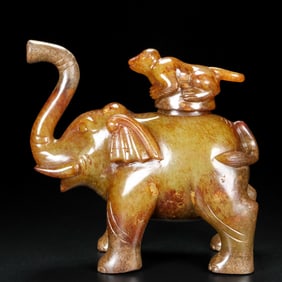 A Exquisite Hotan Jade Elephant Ornament