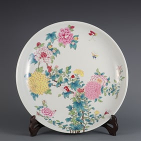 A Rare  Famille Rose Chrysanthemum Pattern Plate