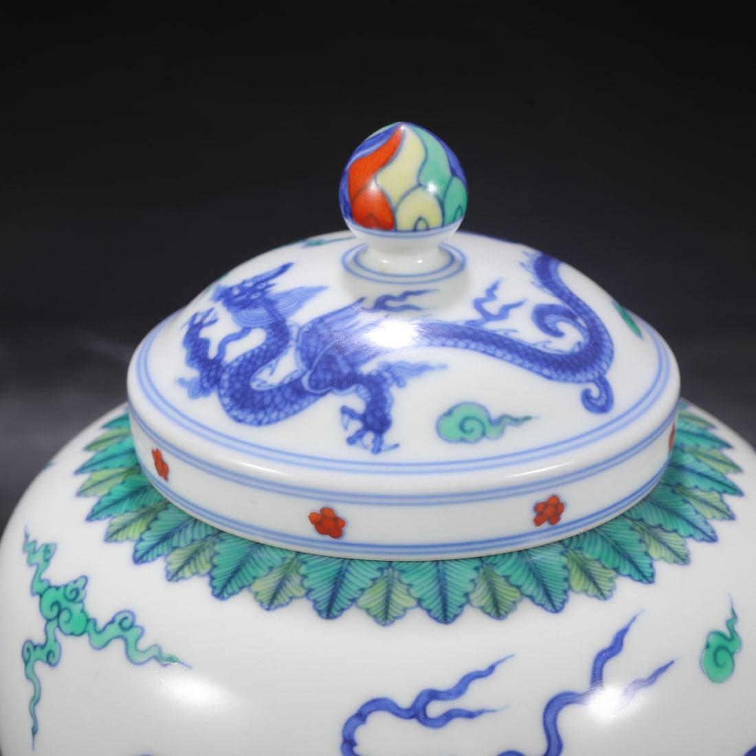 A Exquisite Doucai Dragon Pattern Jar - 5