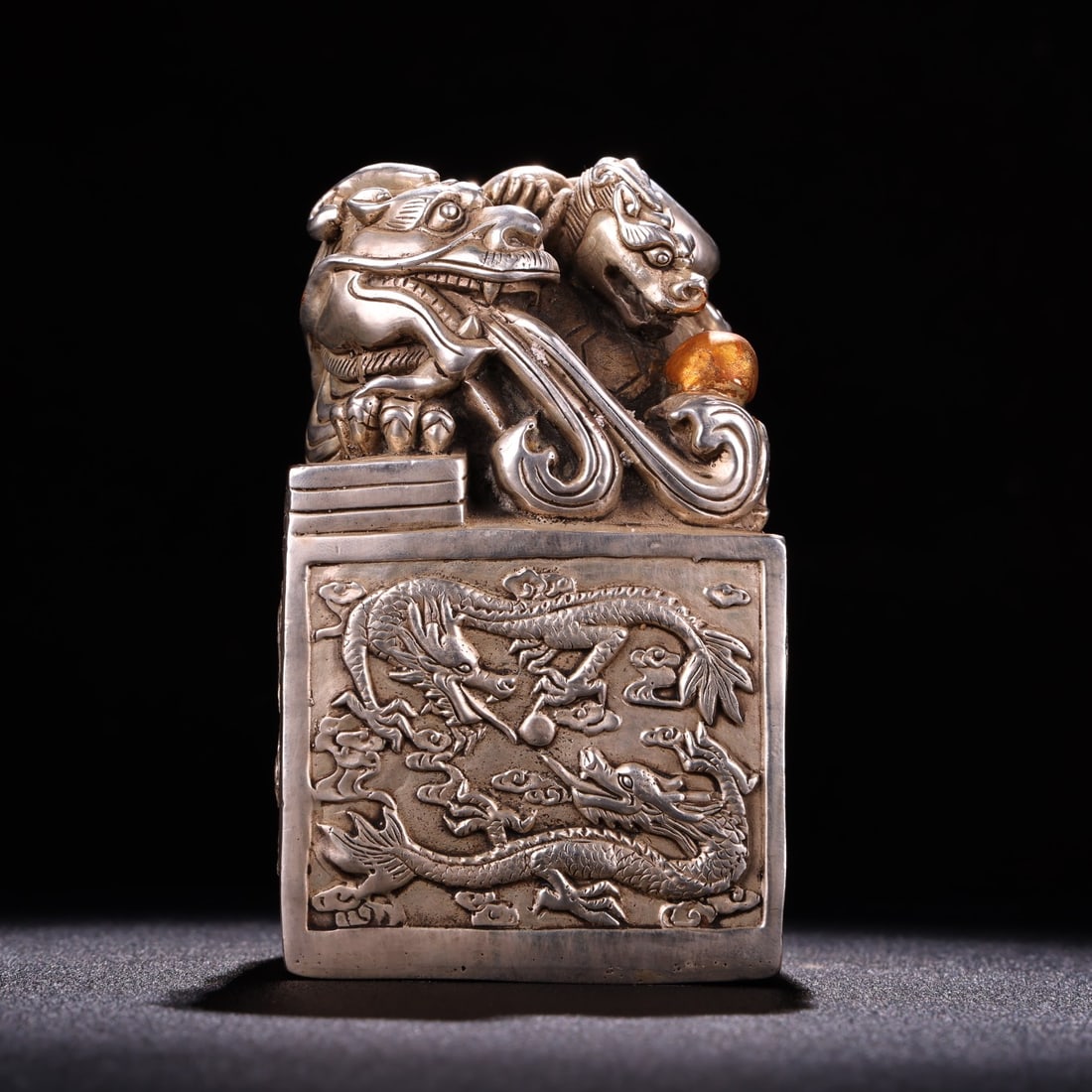 A Exquisite Coppery Gilt Silver Dragon Turtle Seal: A Exquisite Coppery Gilt Silver Dragon Turtle Seal,Ming Dynasty, China,Size:5.5inx3.1in,Weight:1609g 