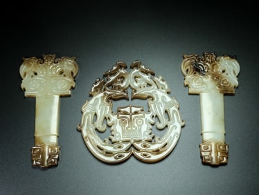 A Set of Exquisite Hetian Jade Jade Bi