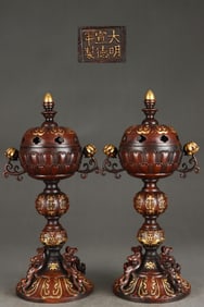 A pair of Exquisite Gilt Bronze Hat Stand