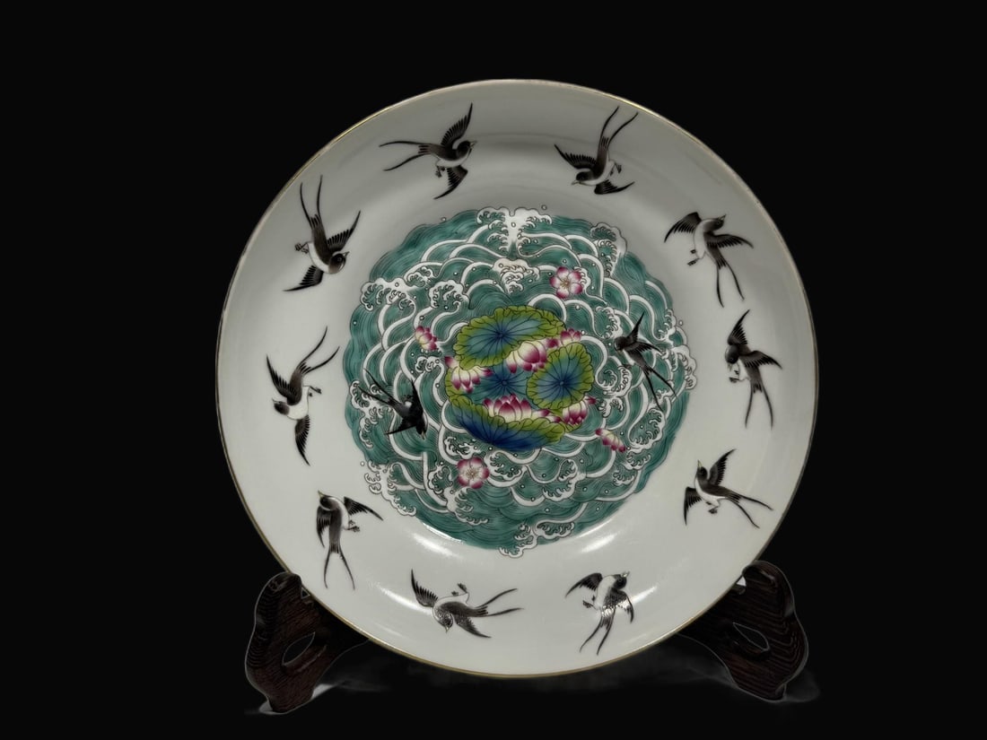 A Exquisite Famille-Rose Flower and Bird Pattern Plate (1 of 7)