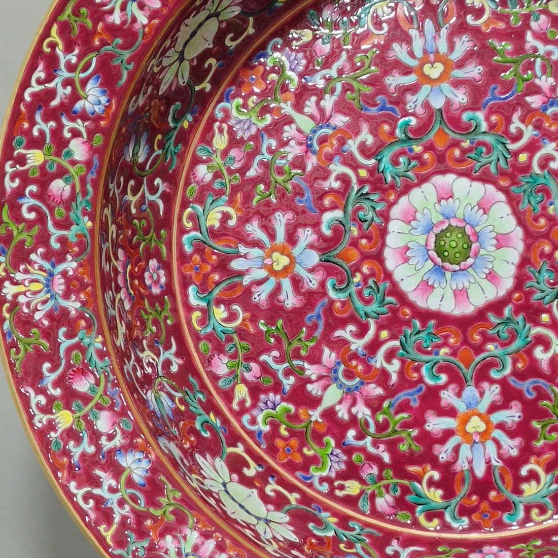 Ruby Red-Glazed Lotus Pattern Pot - 4