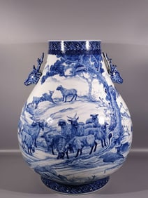 A Exquisite Blue and White Sheep Pattern Deer Head Vase