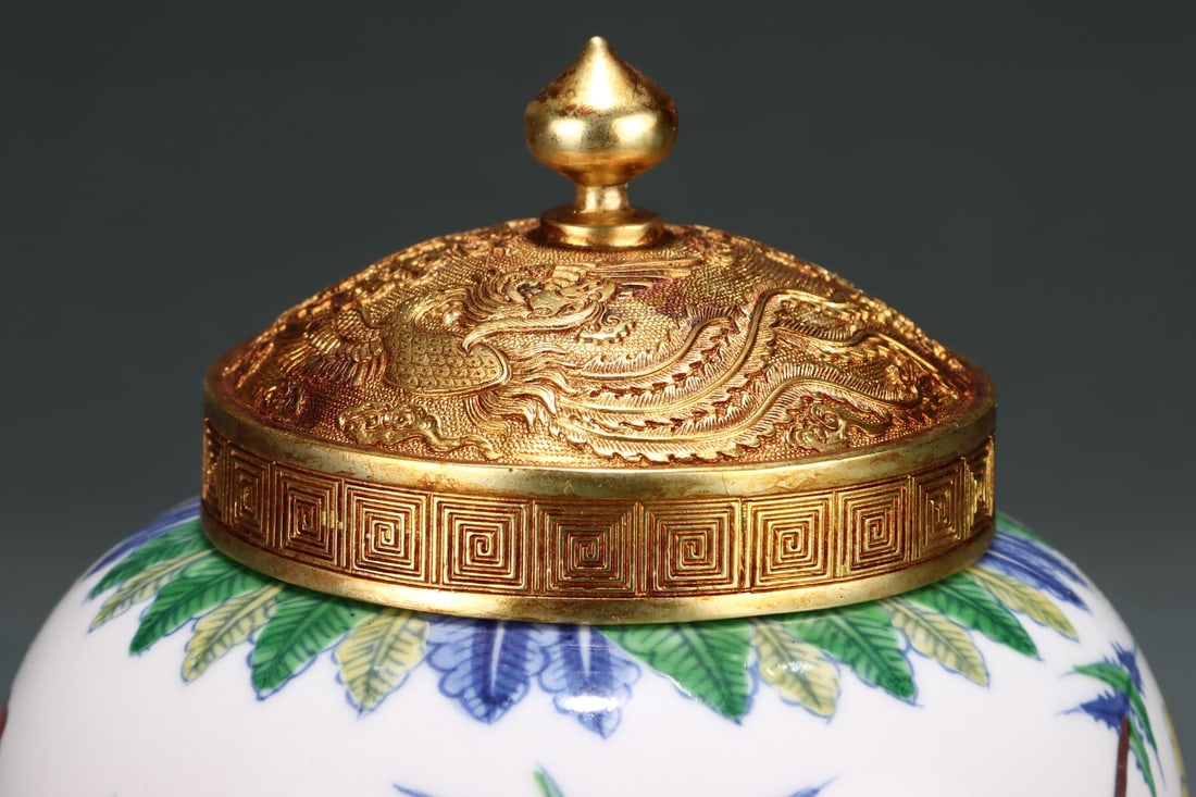 A Exquisite Doucai Flower Pattern Jar - 5