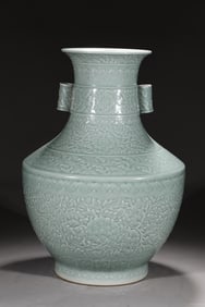 A Exquisite Celadon Glaze Lotus Flower Pattern Vase