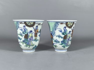 A pair of Exquisite Blue and White Doucai Figures Pattern Cup