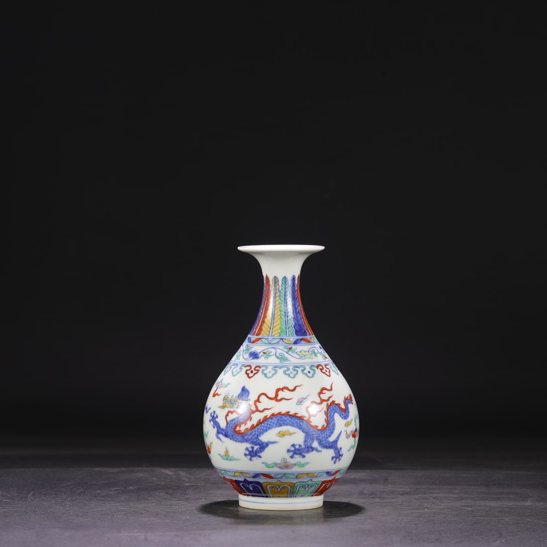 A Exquisite Doucai Dragon Pattern Vase - 7