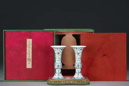 A Exquisite Doucai Lotus Pattern Flower Pattern Vase