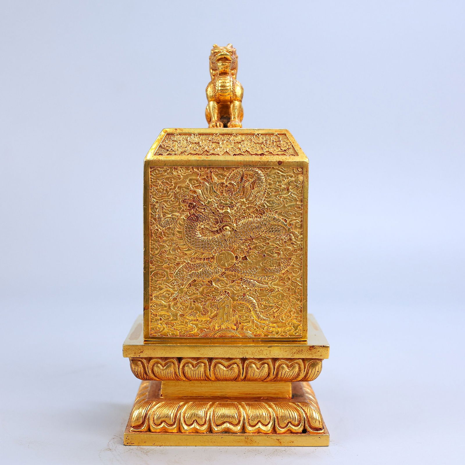 A Exquisite Bronze Gilt Carved Dragon Seal (1 of 10)