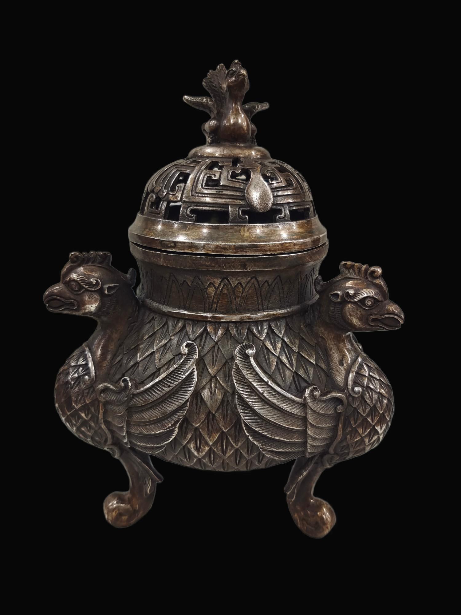 A Exquisite Gilt Silver Bronze Phoenix-Feet Censer: A Exquisite Gilt Silver Bronze Phoenix-Feet Censer,Qing Dynasty, China,Qianlong Four-character Mark,Size:9.4inx6.7in,Weight:1996g 