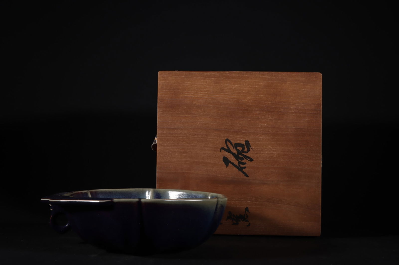 A Exquisite Jun yao Bowl: A Exquisite Jun yao Bowl,Song Dynasty, China,With Mark,Size:2.7inx8.7in 钧窑花口碗,中国宋代,带款