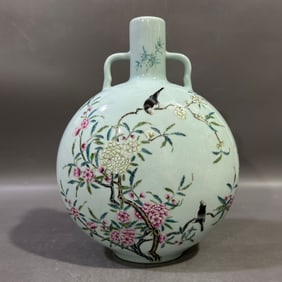 A Exquisite Famille-Rose Flower and Bird Pattern Vase