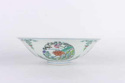 A Exquisite Doucai Flower Pattern Bowl