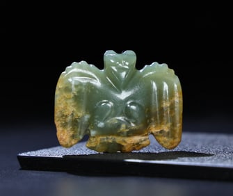 A Exquisite Hetian Jade Eagle Handheld Ornament