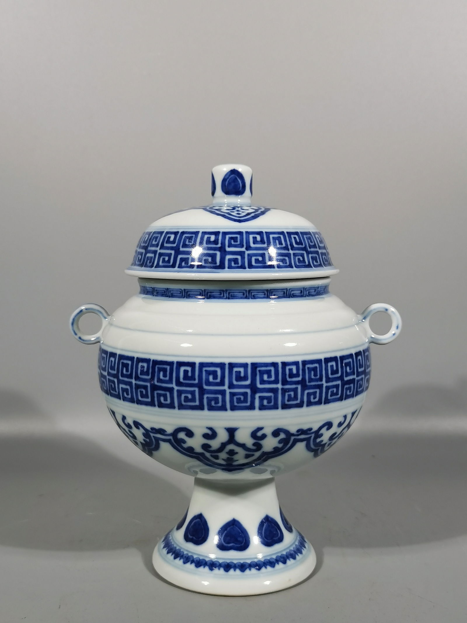 A Exquisite Blue and White Key Pattern Censer: A Exquisite Blue and White Key Pattern Censer,Qing Dynasty,China,Qianlong Six-character Mark,Size:8inx3.8inx6.5in 