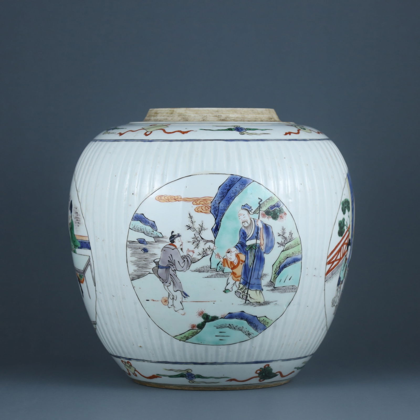 A Exquisite Wucai Figures Pattern Jar - 3