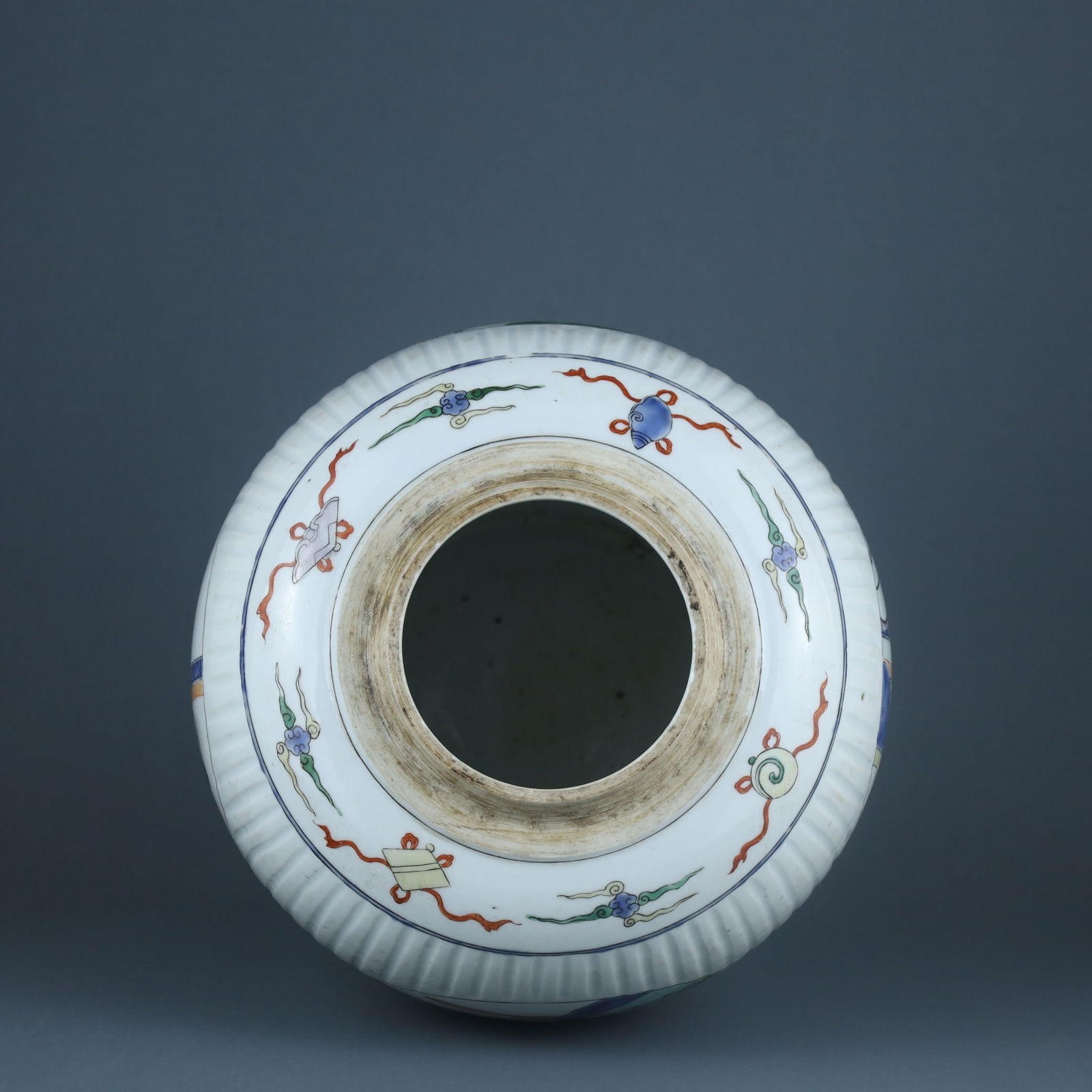 A Exquisite Wucai Figures Pattern Jar - 4