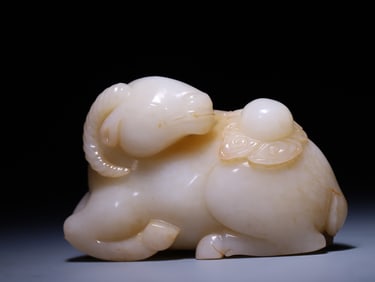 A Exquisite Hetian Jade Sheep Ornament