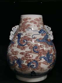 A Exquisite Blue and White Underglaze-Red Dragon Pattern Vase