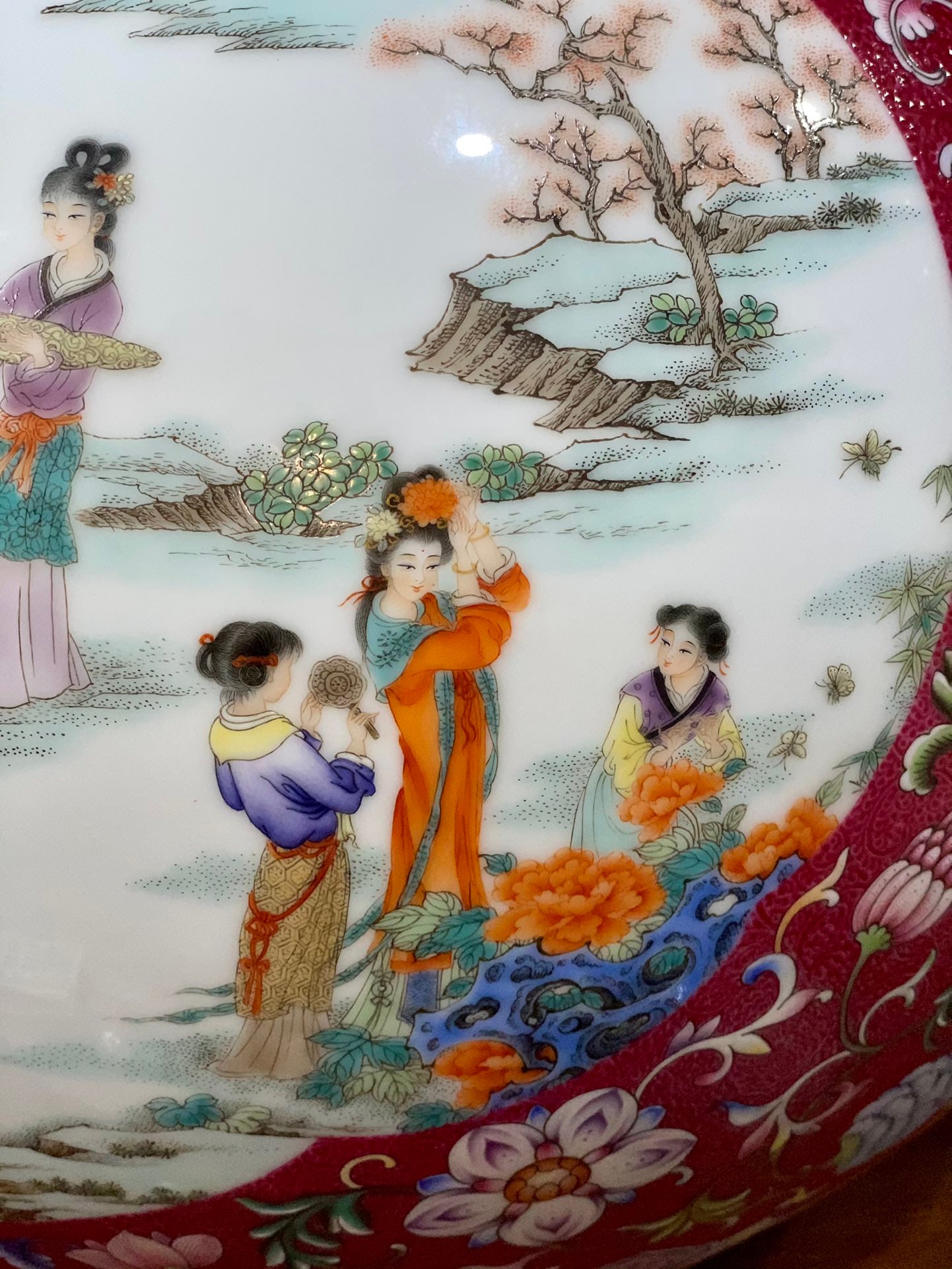 A Exquisite Ruby Red Famille-Rose Figures Pattern Vase - 8