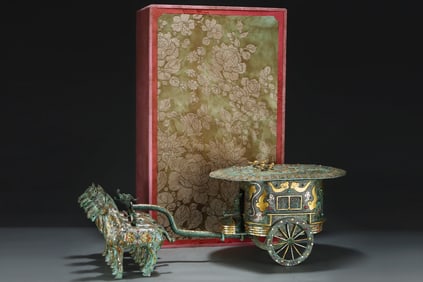 A Exquisite Gold and Silver-Inlaid and Gems-Inlaid Bronze Horse-Drawn Carriage