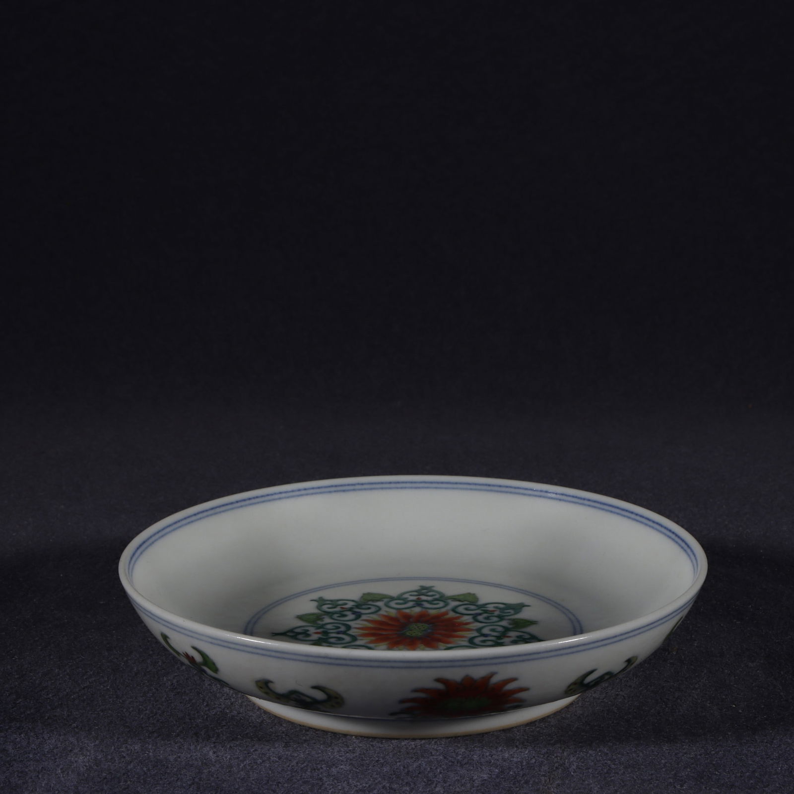 A Exquisite Doucai Flower Pattern Plate - 3