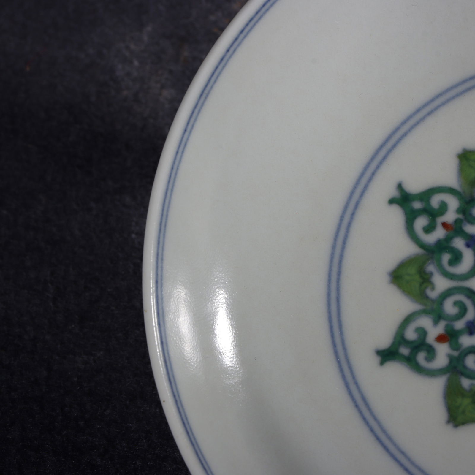 A Exquisite Doucai Flower Pattern Plate - 5