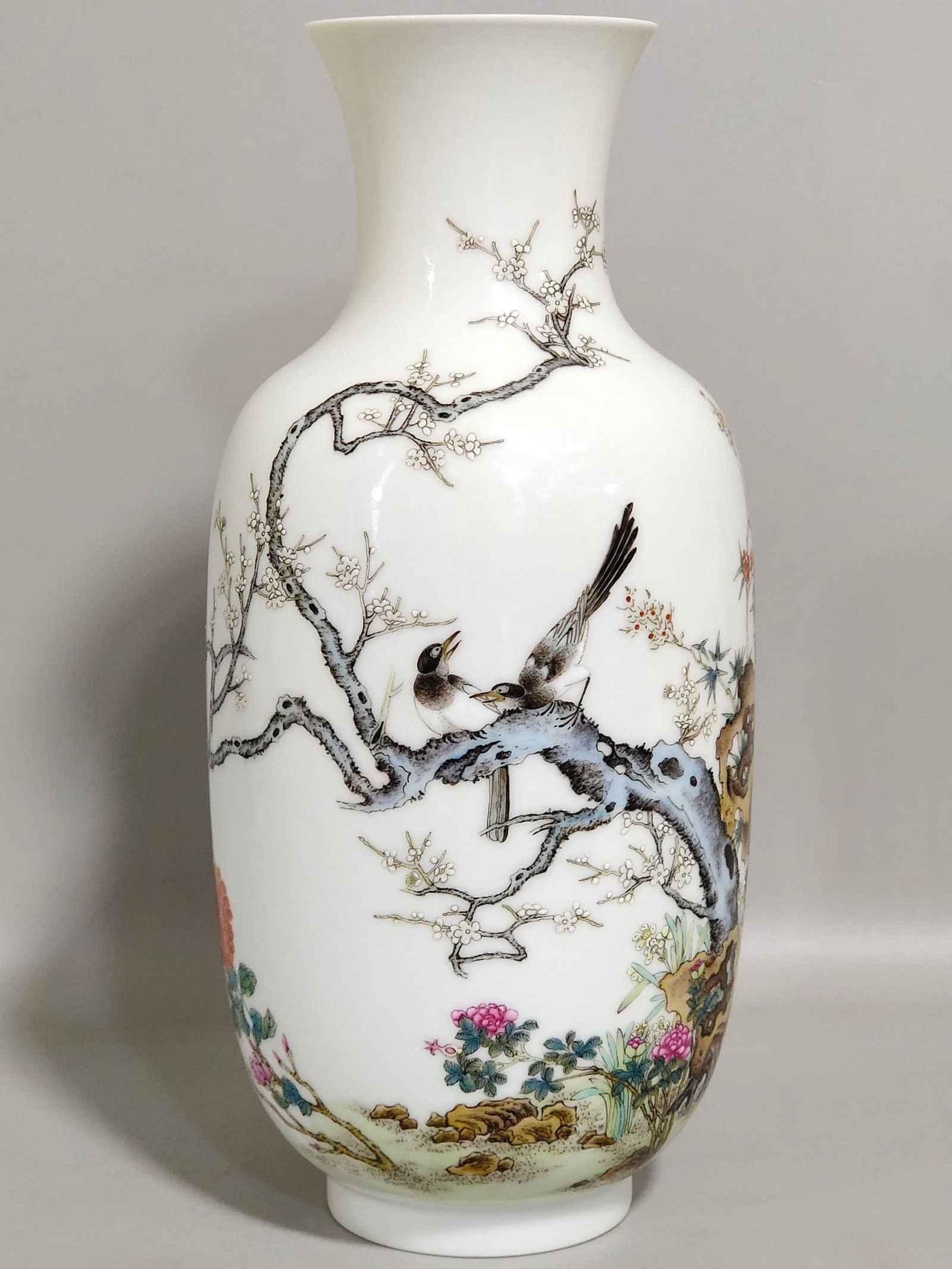Famille-Rose Flower Pattern Vase (1 of 8)