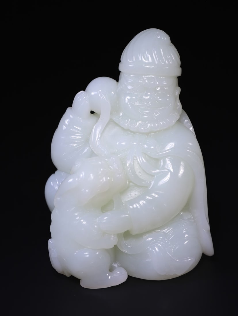 A Exquisite Hetian Jade Figures Ornament: A Exquisite Hetian Jade Figures Ornament,Qing Dynasty,China,Size:3.7inx2.6inx1.9in 和田玉人物摆件,中国清代