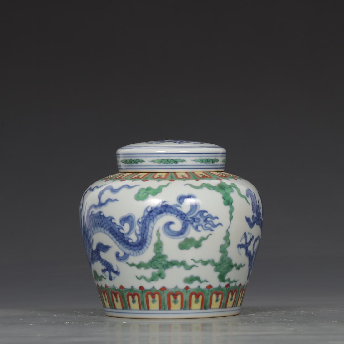 A Exquisite Doucai Dragon Pattern Jar - 5