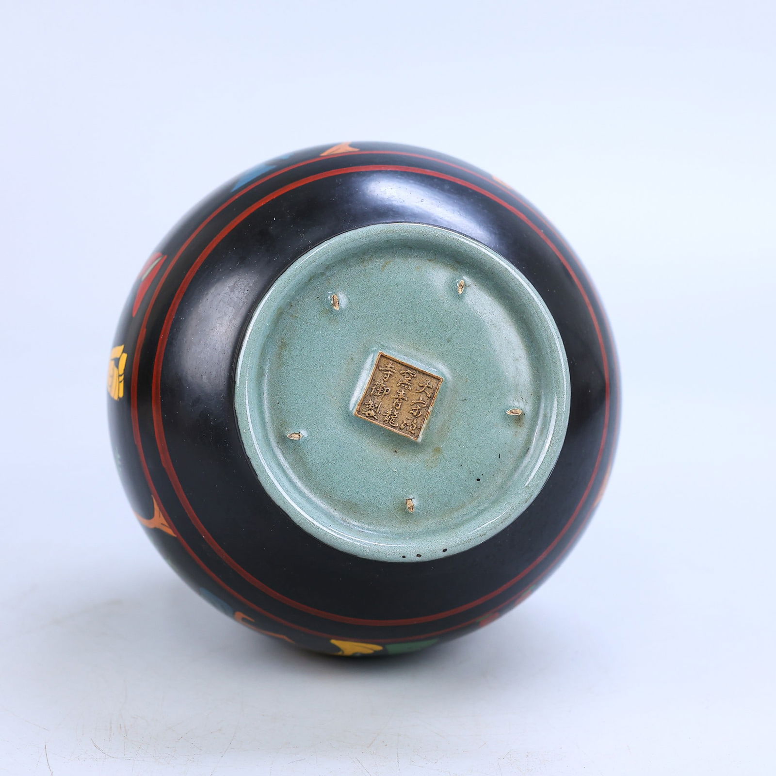 A Exquisite Black Ground Doucai Human Pattern Vase - 4