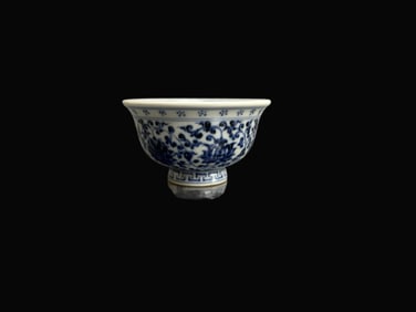 A Exquisite Blue and White Flower and Bird Pattern Cup