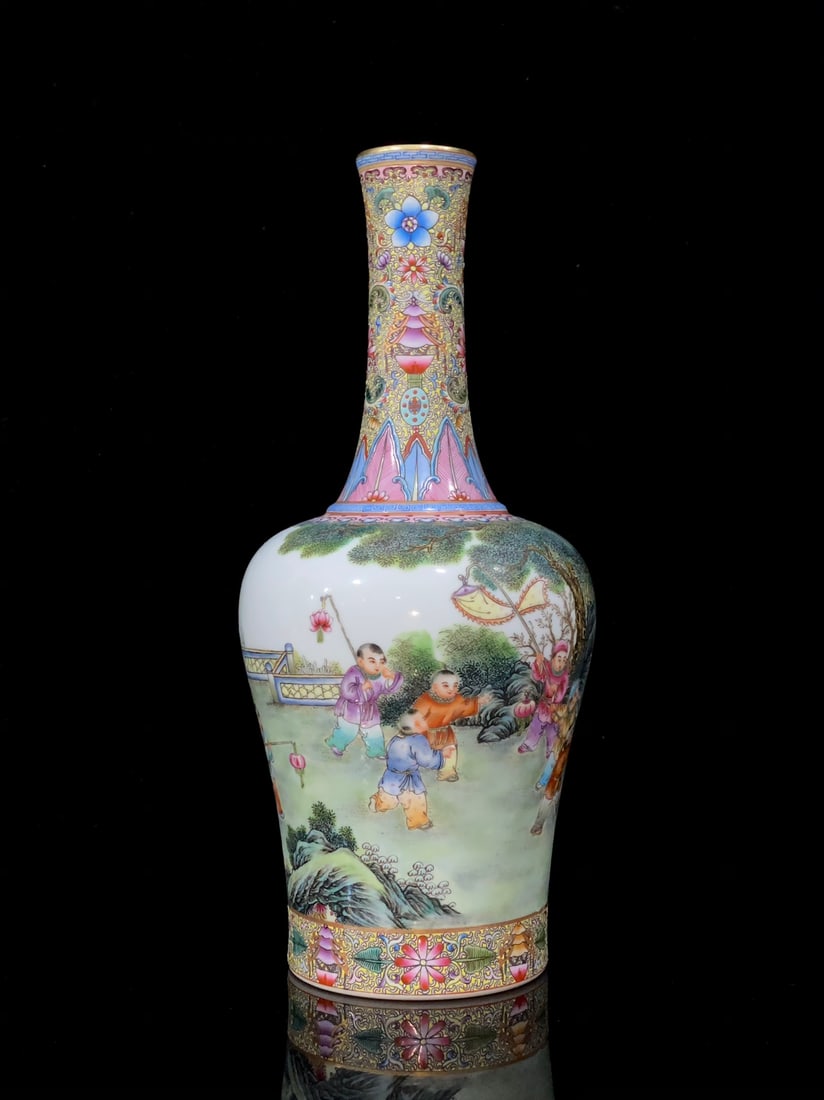A Exquisite Enamel Figures Pattern Vase - 4