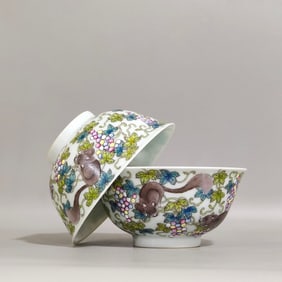 A pair of Squirrel and Grapes Pattern Cup