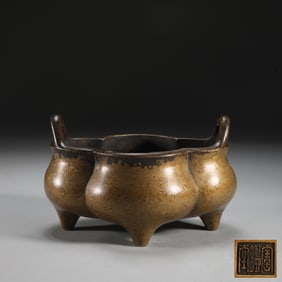 A Exquisite Bronze Crabapple-Shaped Double-Ears Censer