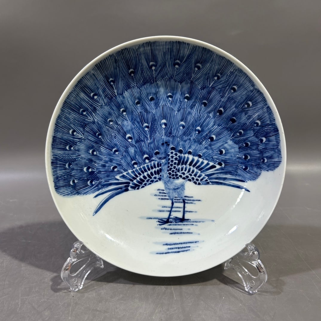 A Exquisite Blue and White Flower and Bird Pattern Plate (1 of 6)