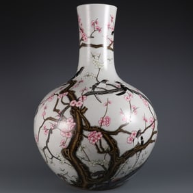A Rare  Famille Rose Flower and Bird Pattern Vase