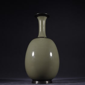 A Exquisite Yue yao Celadon Vase